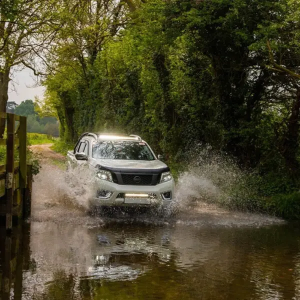 Nissan Navara katusekinnitus