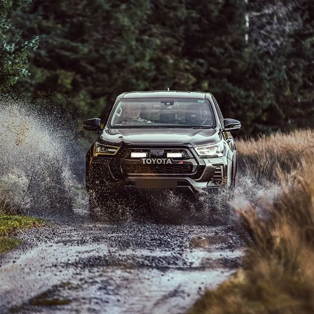 Toyota Hilux GR Sport 2023+ lisavalgusti komplekt