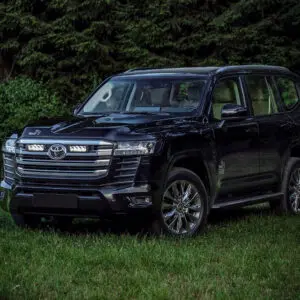 Toyota Land Cruiser 300 2022+ lisavalgusti komplekt
