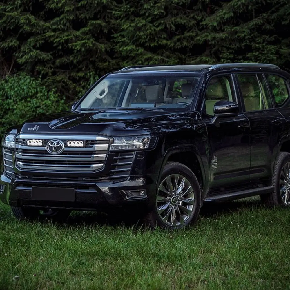Toyota Land Cruiser 300 2022+ lisavalgusti komplekt