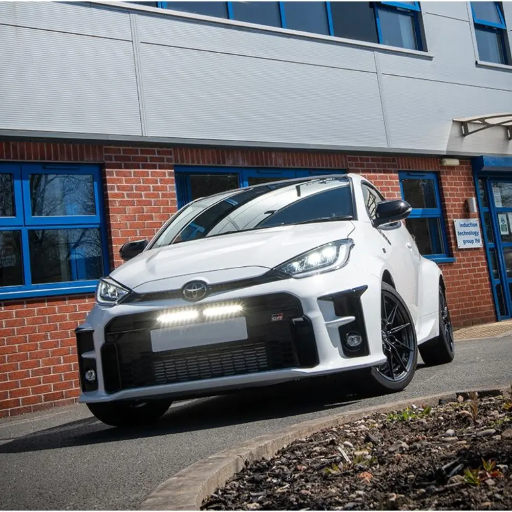 Toyota Yaris GR lisavalgusti komplekt