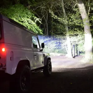 Land Rover Defender katusekinnitus
