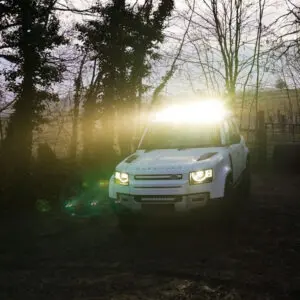 Land Rover Defender 2020+ lisavalgusti komplekt katusekinnitustega