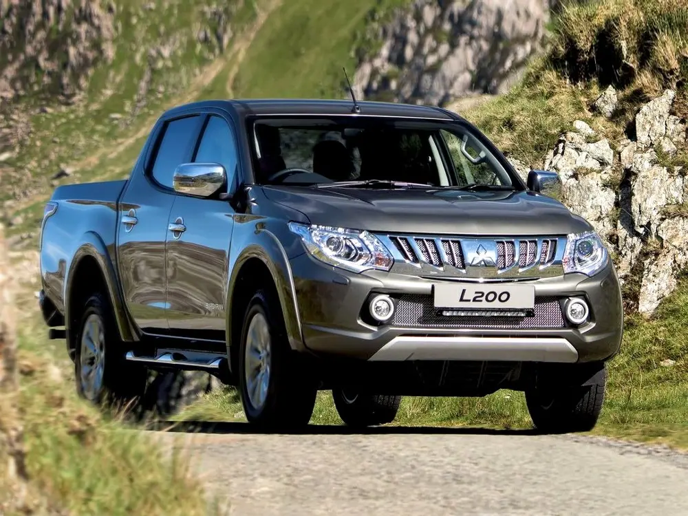 Mitsubishi L200 2016+ lisavalgusti komplekt - Pilt 2
