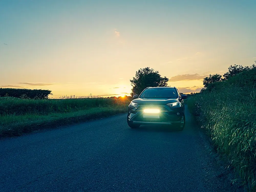 Toyota RAV4 Hybrid 2019+ lisavalgusti komplekt - Pilt 2