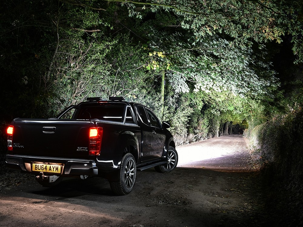 Isuzu D-Max 2017+ lisavalgusti komplekt torukinnitusega - Image 2