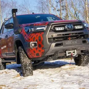 Toyota Hilux 2021+ (Triple-R) lisavalgusti komplekt - Pilt 2