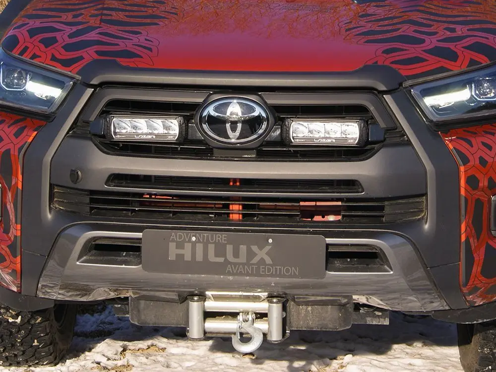 Toyota Hilux 2021+ (Triple-R) lisavalgusti komplekt - Pilt 3