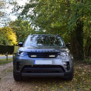 Alternative view of Land Rover Discovery 5